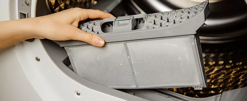 Signs Of A Clogged Dryer Lint Trap in Greenacres, Florida